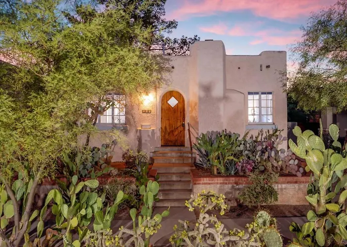 Desert Bloom, Blocks From U Of A, 1 Bedroom 1 Ba *
