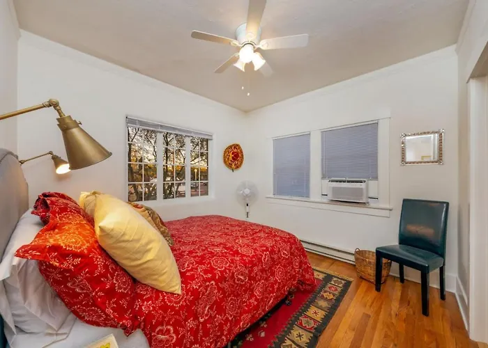 Holiday home Desert Bloom, Blocks From U Of A, 1 Bedroom 1 Ba Tucson