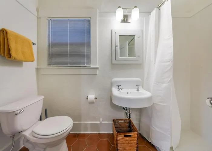 Holiday home Desert Bloom, Blocks From U Of A, 1 Bedroom 1 Ba Tucson