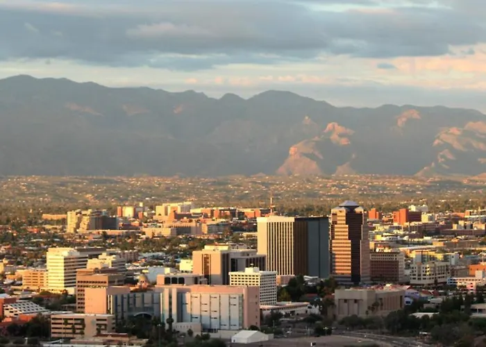 Desert Bloom, Blocks From U Of A, 1 Bedroom 1 Ba Tucson